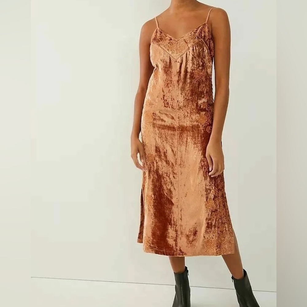 Anthropologie Lucie Embroidered Velvet Slip Midi Petite Dress